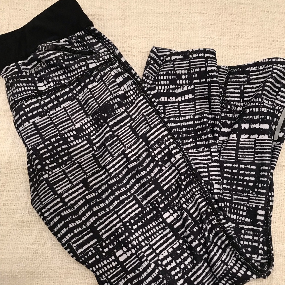 Nike crop pant workout pants. Dri fit